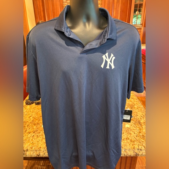 NWT New York Yankee men’s MLB polo. Sharp Navy Blue‎ with logo. Large. - Picture 2 of 8